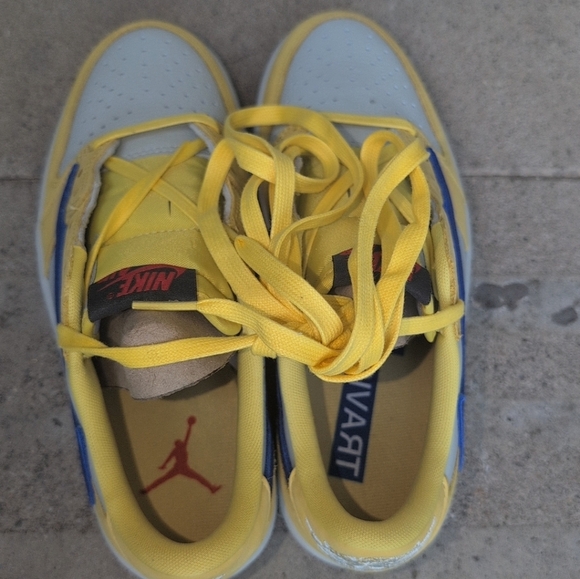 Nike Air Jordan 1 Retro Low OG SP Travis Scott Canary (Women's) Size 5.5 - Picture 4 of 7